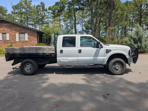 White 2010 Ford F-250 XL