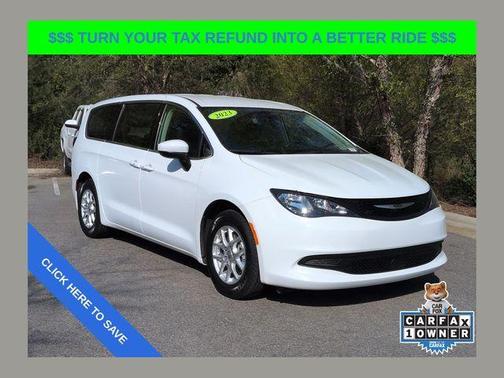 Bright White Clearcoat 2023 Chrysler Voyager LX