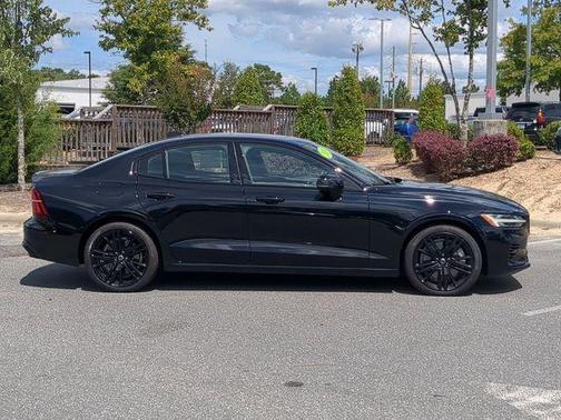 2024 Volvo S60 Recharge Plug-In Hybrid T8 Ultimate Black Edition