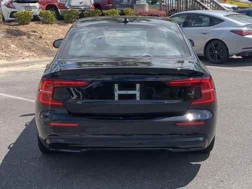 2024 Volvo S60 Recharge Plug-In Hybrid T8 Ultimate Black Edition