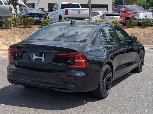 2024 Volvo S60 Recharge Plug-In Hybrid T8 Ultimate Black Edition