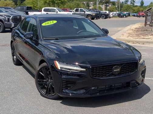 2024 Volvo S60 Recharge Plug-In Hybrid T8 Ultimate Black Edition