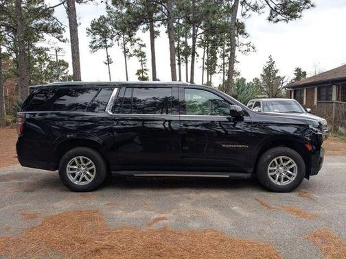 2024 Chevrolet Suburban LT