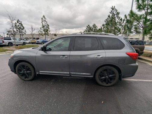 2017 Nissan Pathfinder Platinum