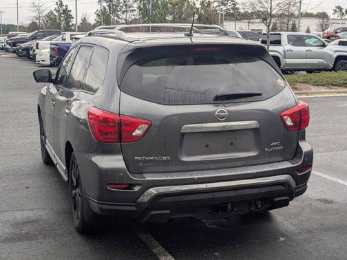 2017 Nissan Pathfinder Platinum