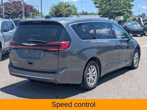 2023 Chrysler Pacifica Touring-L