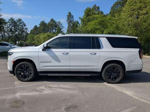 Iridescent Pearl Tricoat 2021 Chevrolet Suburban Premier