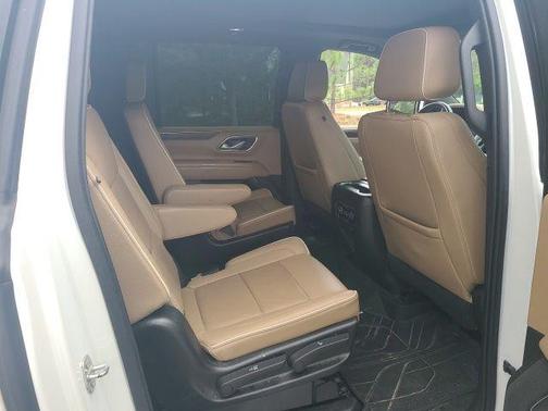Iridescent Pearl Tricoat 2021 Chevrolet Suburban Premier