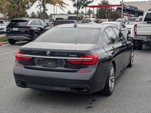 2016 BMW 740 i