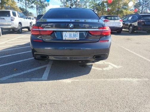2016 BMW 740 i