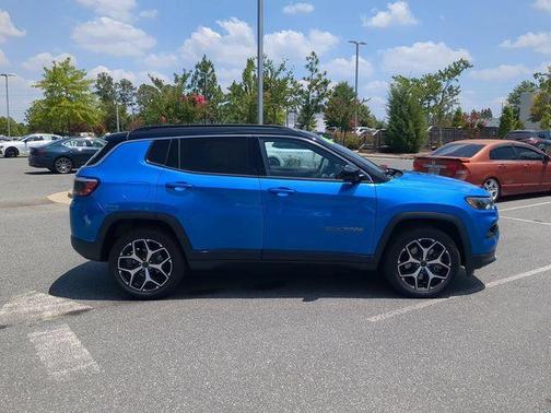 Hydro Blue Pearlcoat 2025 Jeep Compass Limited