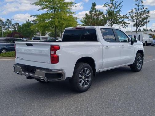 Summit White 2026 Chevrolet Silverado 1500 LT