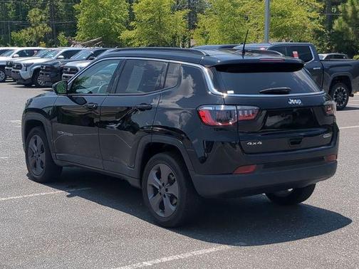 2022 Jeep Compass Latitude Lux
