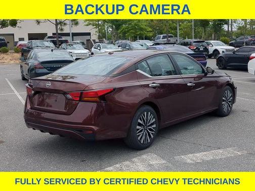 Garnet Pearl 2025 Nissan Altima SV