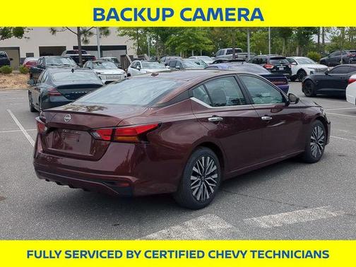 Garnet Pearl 2025 Nissan Altima SV