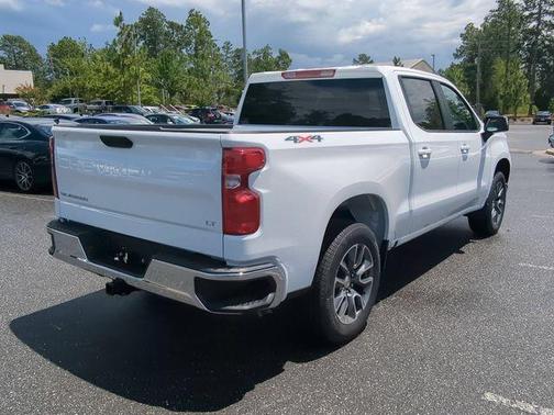 Summit White 2026 Chevrolet Silverado 1500 LT