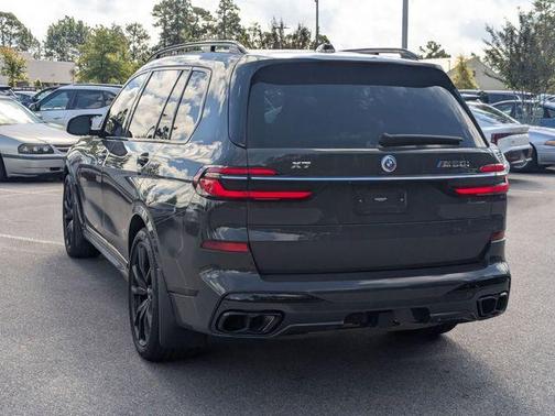 2023 BMW X7 M60i