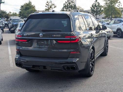 2023 BMW X7 M60i