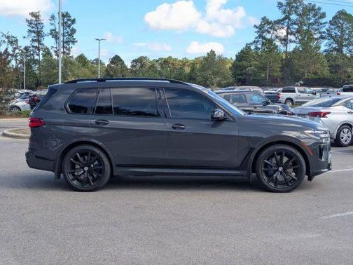 2023 BMW X7 M60i