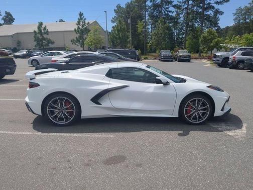 Arctic White 2026 Chevrolet Corvette Stingray w/2LT