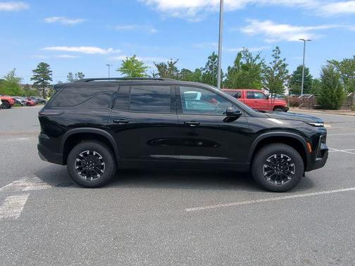 Mosaic Black Metallic 2026 Chevrolet Traverse Z71
