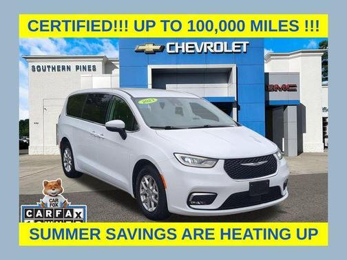 Bright White Clearcoat 2023 Chrysler Pacifica Touring-L