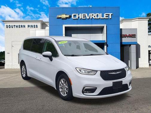 Bright White Clearcoat 2023 Chrysler Pacifica Touring-L