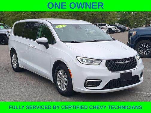 Bright White Clearcoat 2023 Chrysler Pacifica Touring-L
