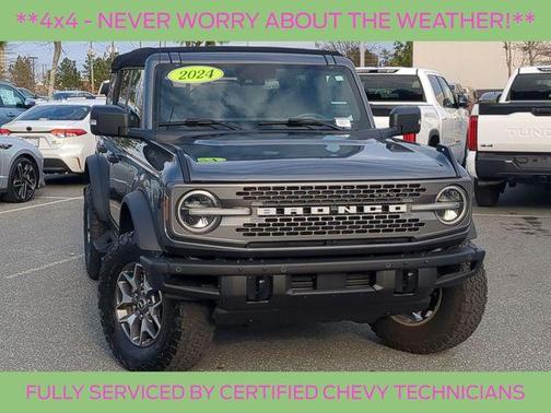 Gray Metallic 2024 Ford Bronco Badlands