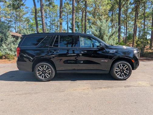 Onyx Black 2023 GMC Yukon AT4