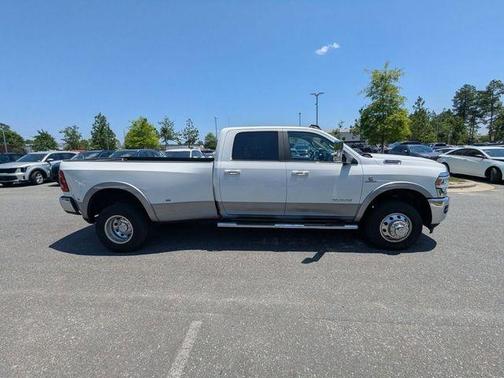 Bright White Clearcoat 2019 RAM 3500 Laramie
