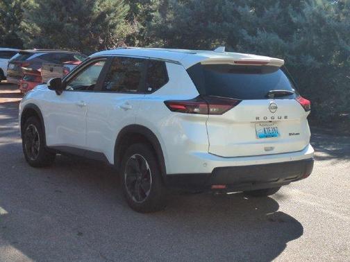 Pearl 2024 Nissan Rogue SV