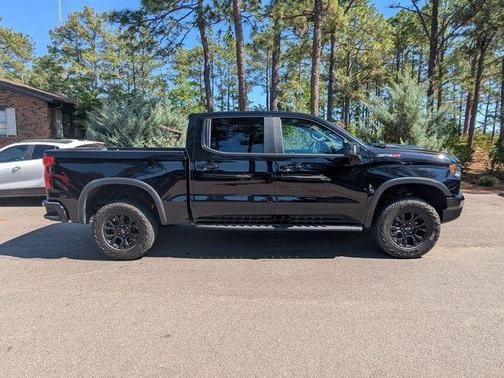 Black 2022 Chevrolet Silverado 1500 ZR2