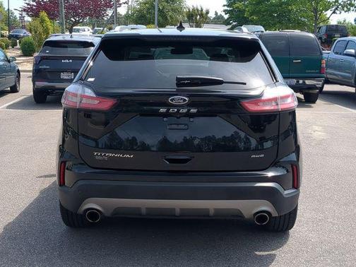 Black Metallic 2024 Ford Edge Titanium