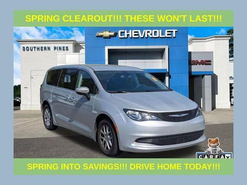 Silver Mist Clearcoat 2022 Chrysler Voyager LX