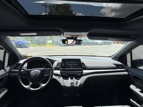 White 2025 Honda Odyssey Sport-L Auto