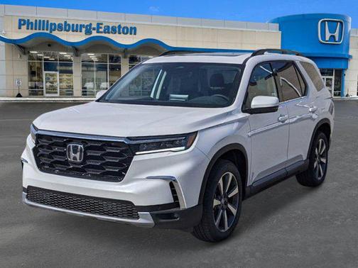 2025 Honda Pilot Touring 8-Passenger