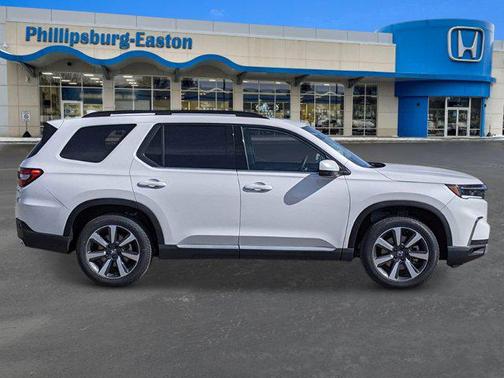 2025 Honda Pilot Touring 8-Passenger