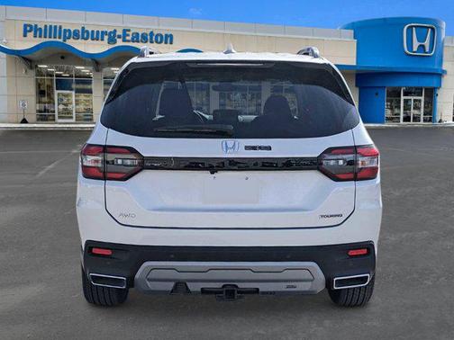 2025 Honda Pilot Touring 8-Passenger