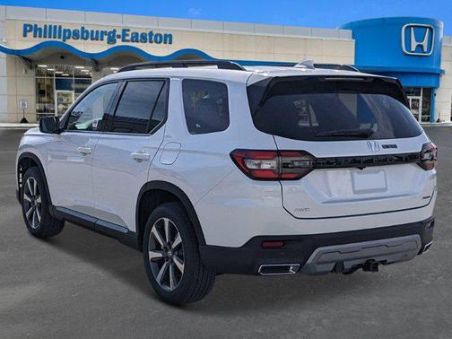 2025 Honda Pilot Touring 8-Passenger