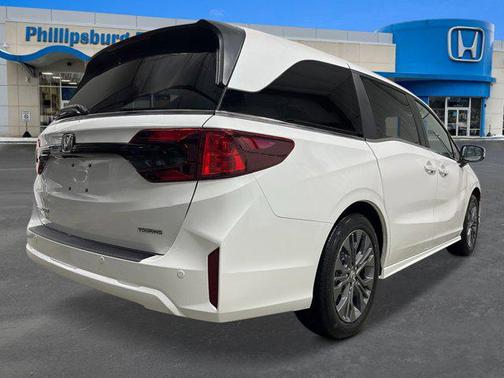 2025 Honda Odyssey Touring Auto