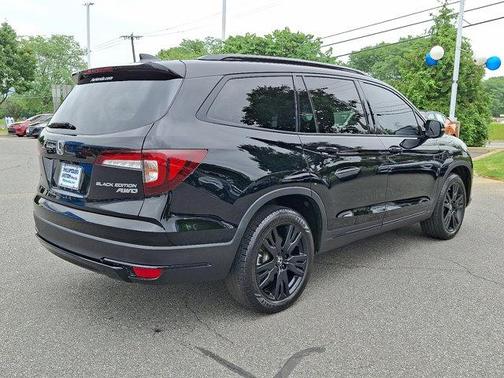 2022 Honda Pilot Black Edition AWD