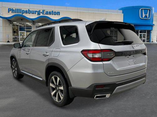 2025 Honda Pilot Touring 8-Passenger