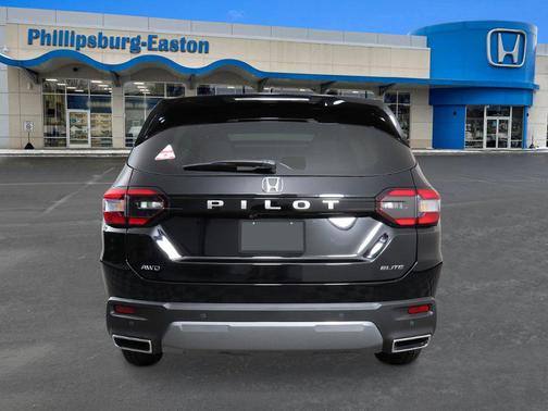 Crystal Black Pearl 2026 Honda Pilot Elite AWD