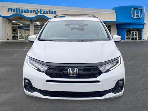 Platinum White Pearl 2026 Honda Odyssey Touring Auto