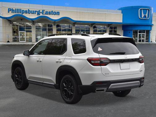2025 Honda Pilot Touring 8-Passenger