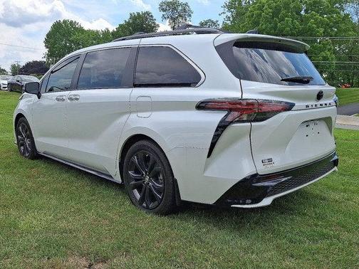 2023 Toyota Sienna XSE 7 Passenger
