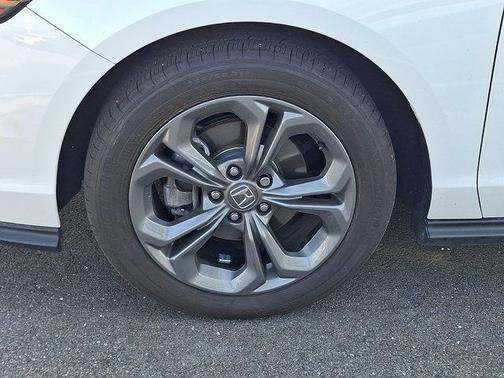Platinum White Pearl   Wx 2023 Honda Accord EX