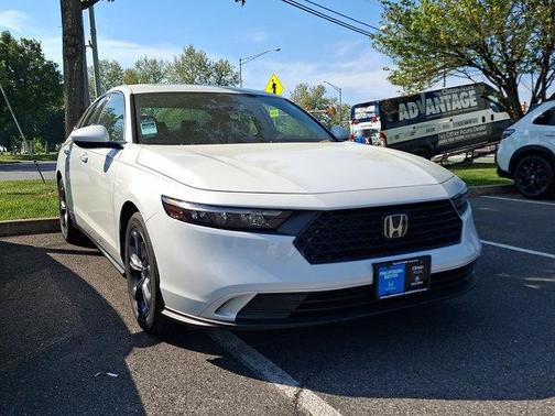 Platinum White Pearl Wx 2023 Honda Accord EX