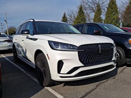 Pristine White Metallic Tri Coat 2025 Lincoln Aviator Reserve AWD